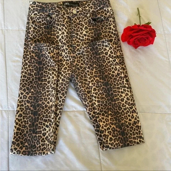 Express cheetah print denim - Picture 3 of 6